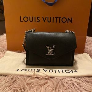 (SOLD ON OFFERUP) Louis Vuitton Mylockme Chain Bag